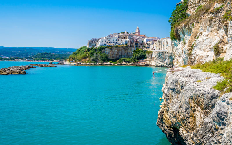 PASQUA NEL GARGANO, TRA FEDE E NATURA